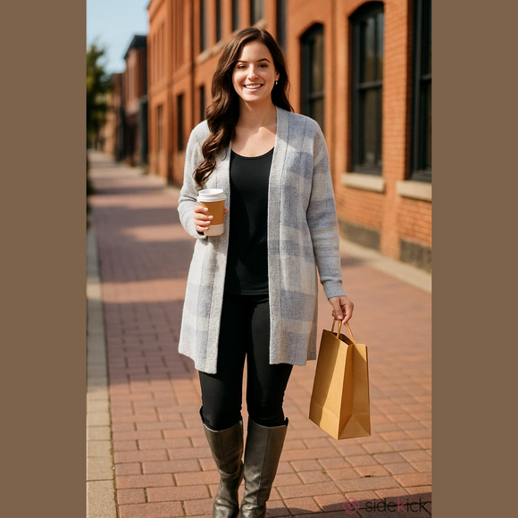 EVRI Sweaters - EVRI Women's Light Gray Plaid Sweater